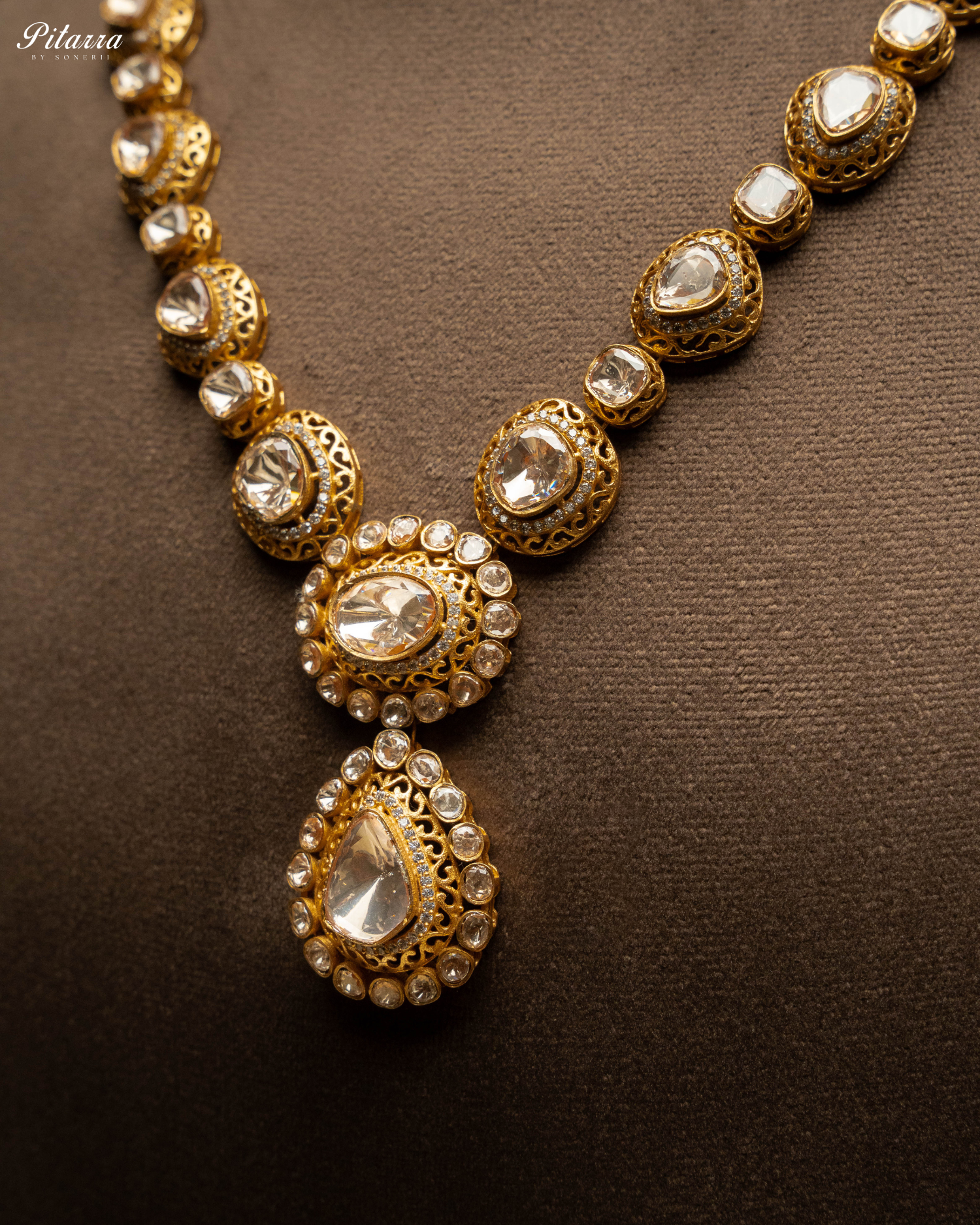 White Kundan Uncut Choker Necklace Set