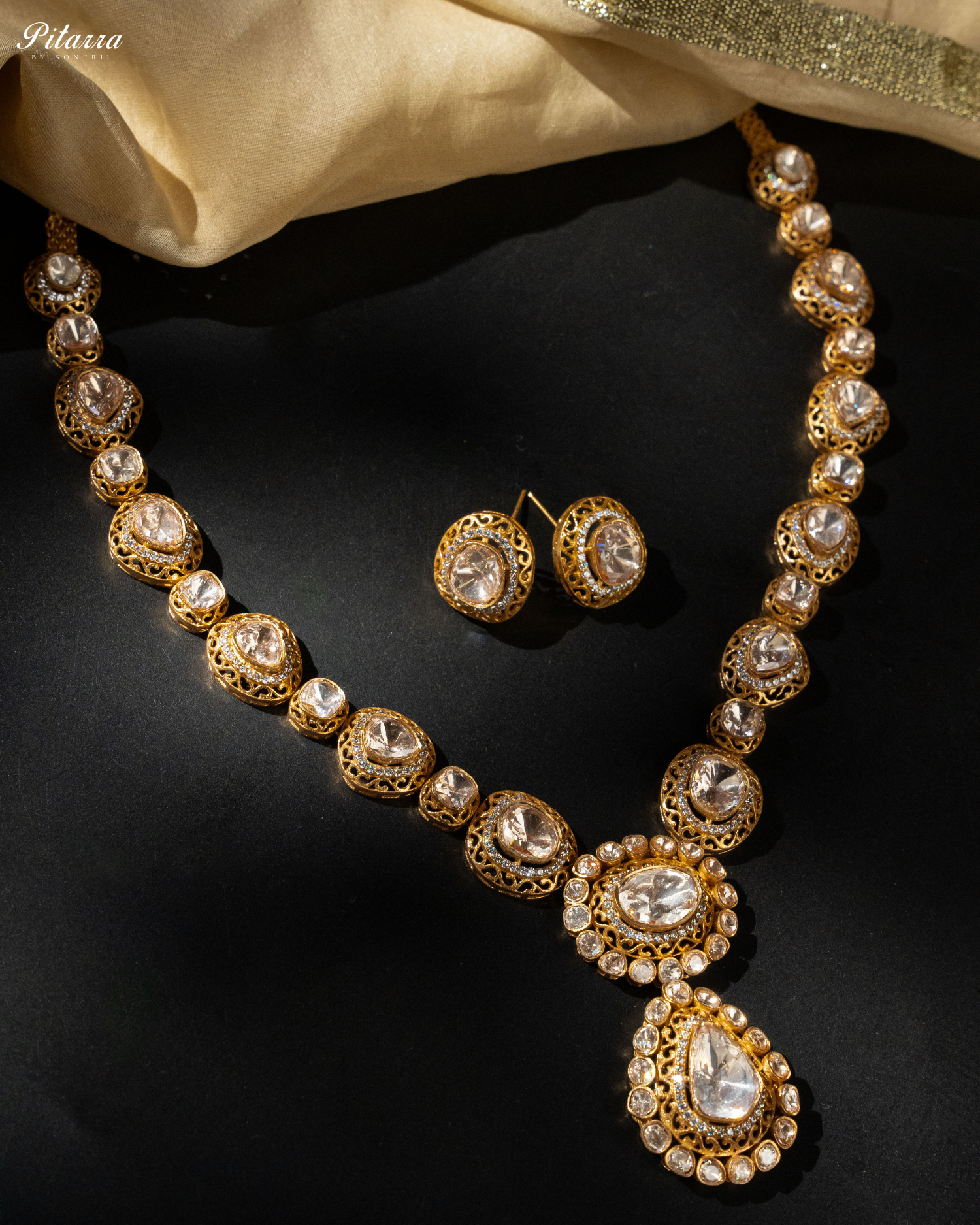 White Kundan Uncut Choker Necklace Set